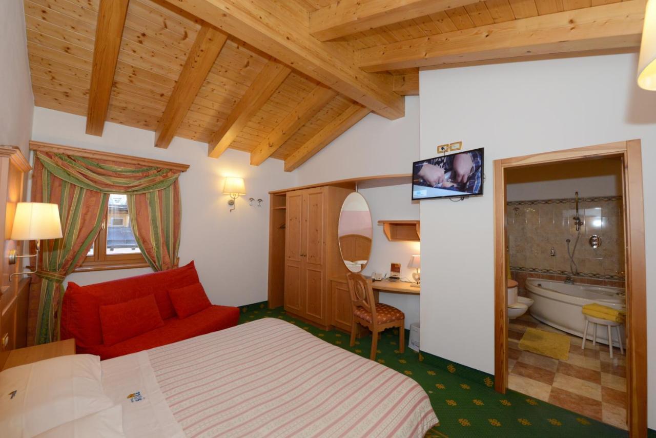 Hotel Sole Passo del Tonale Exterior photo