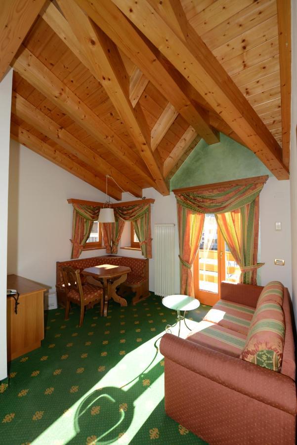 Hotel Sole Passo del Tonale Exterior photo
